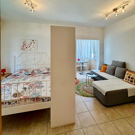 Villa Nela Тиват Екстериор снимка