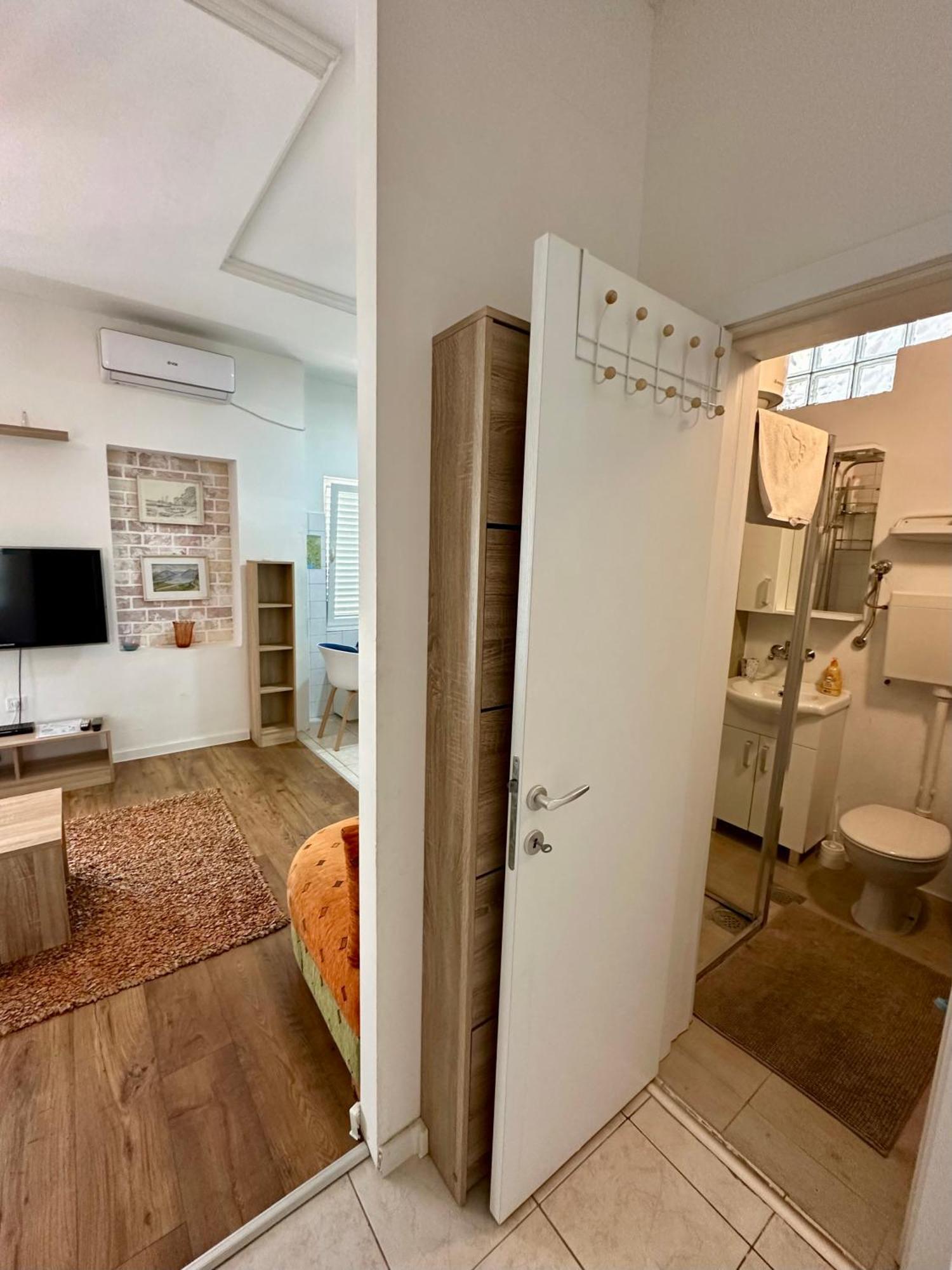 Villa Nela Тиват Екстериор снимка