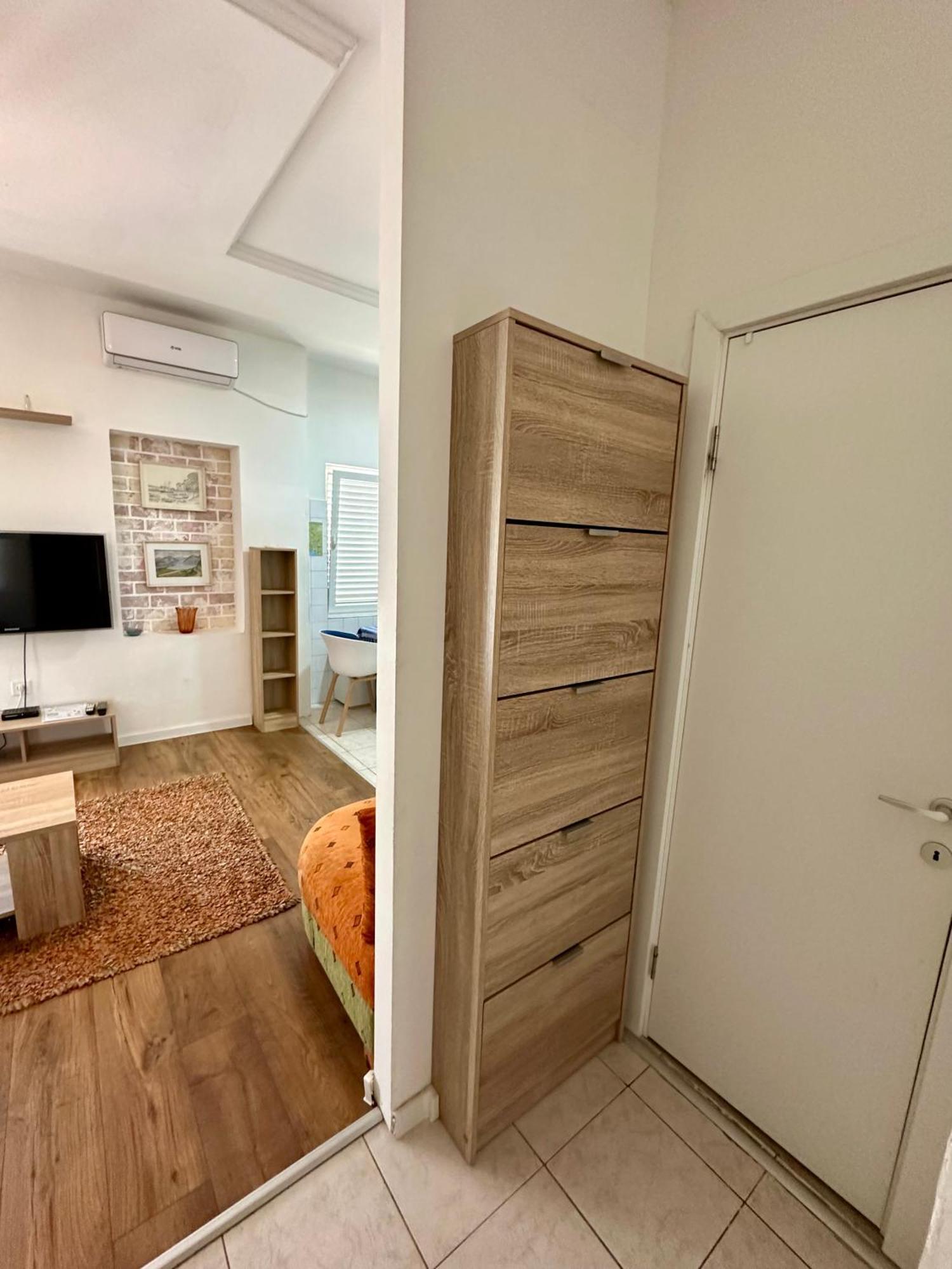 Villa Nela Тиват Екстериор снимка