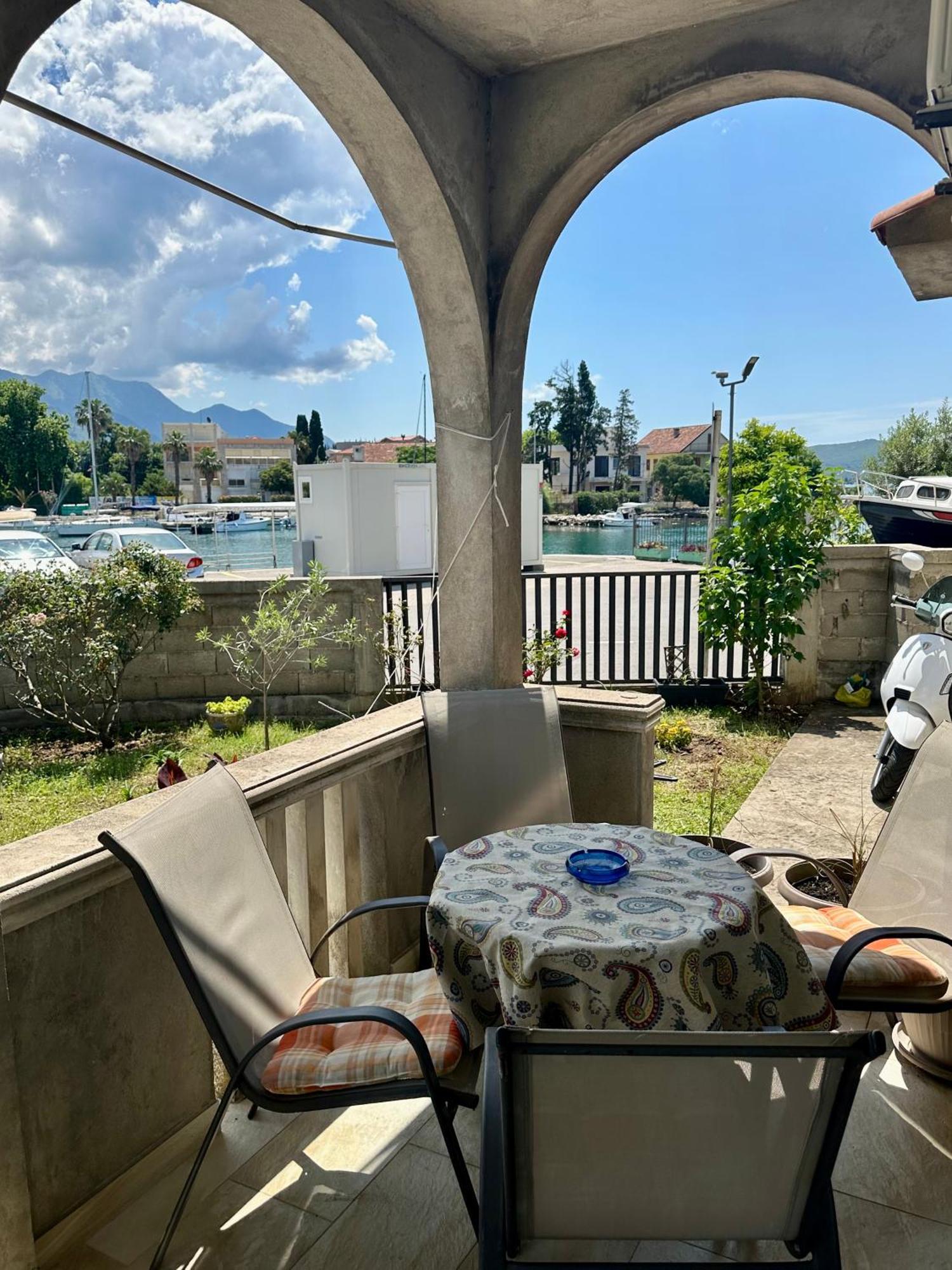 Villa Nela Тиват Екстериор снимка