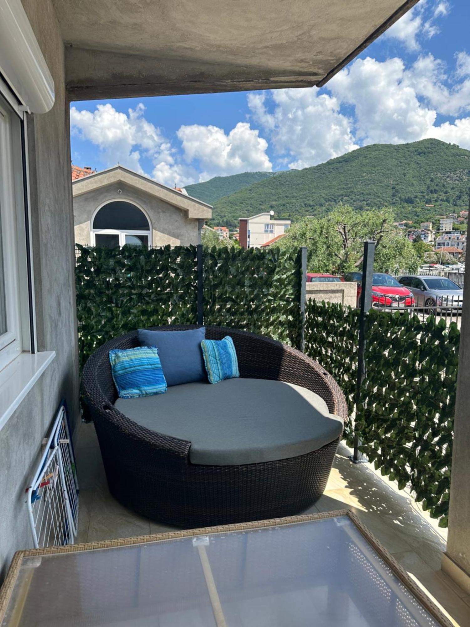 Villa Nela Тиват Екстериор снимка