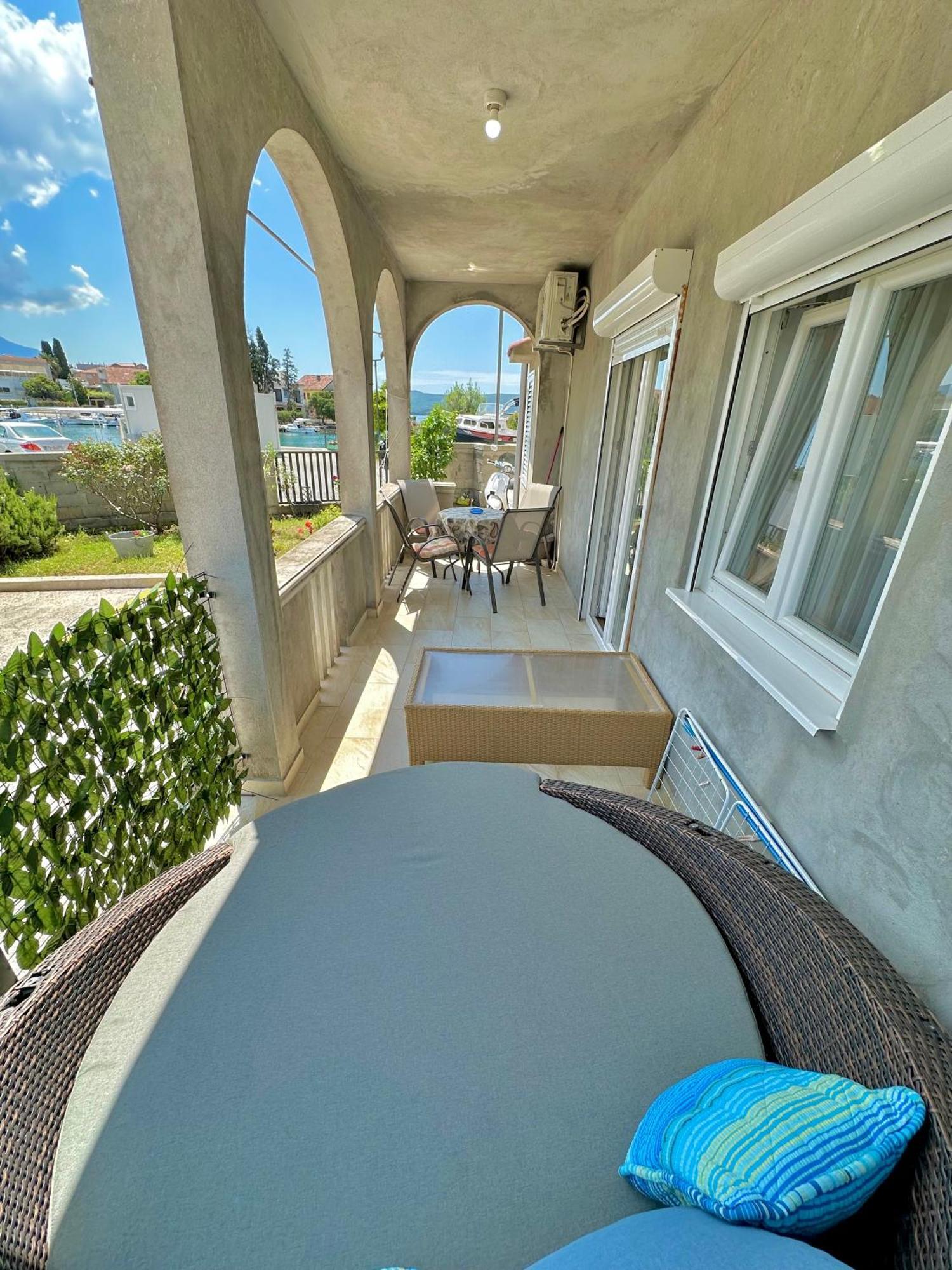 Villa Nela Тиват Екстериор снимка