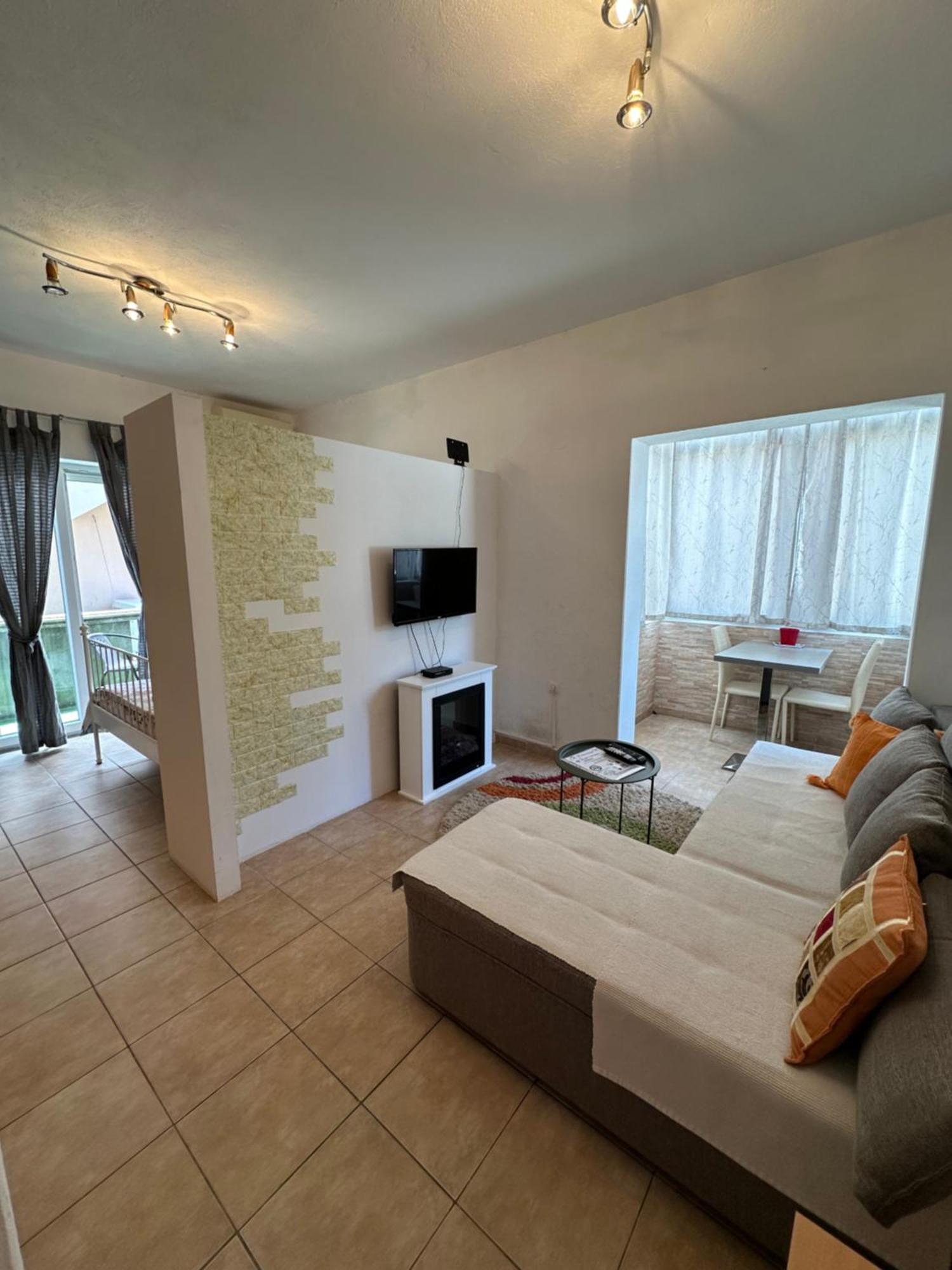 Villa Nela Тиват Екстериор снимка