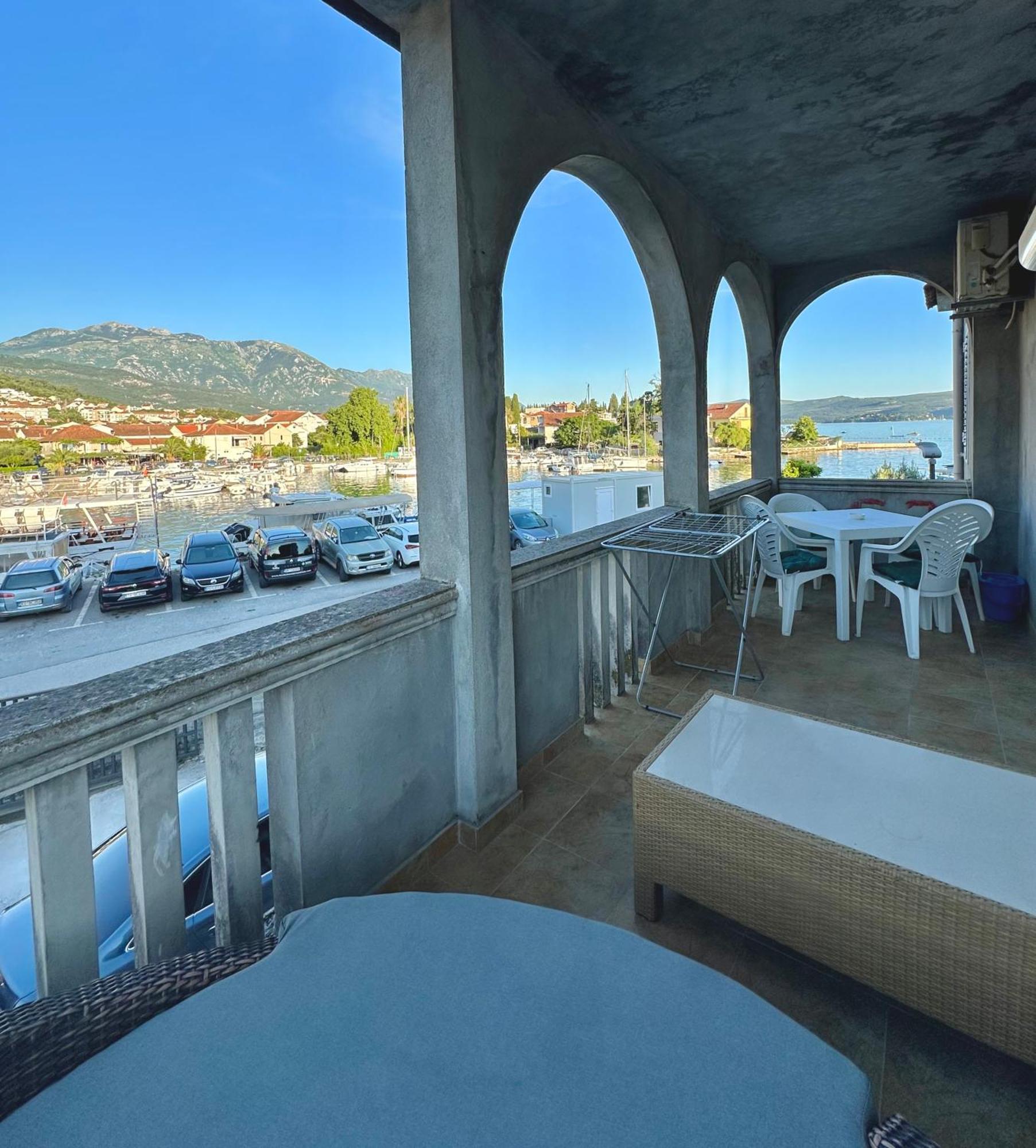 Villa Nela Тиват Екстериор снимка