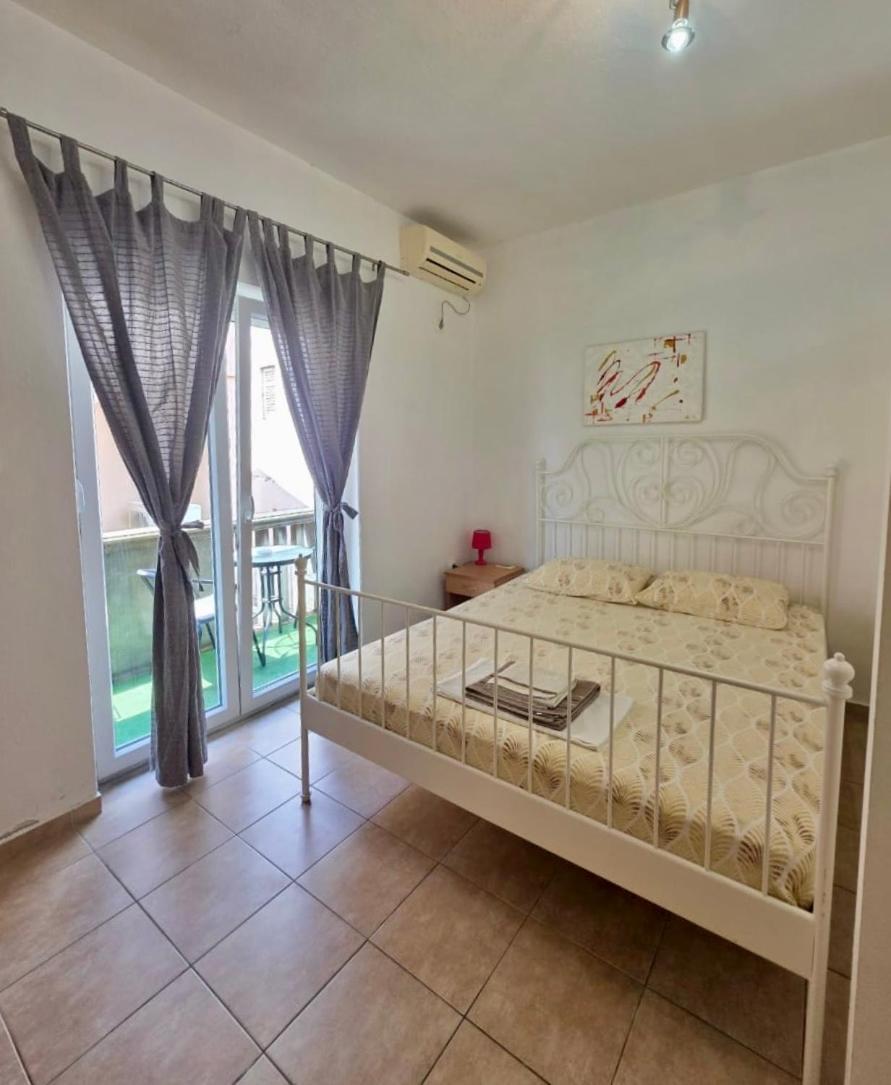 Villa Nela Тиват Екстериор снимка