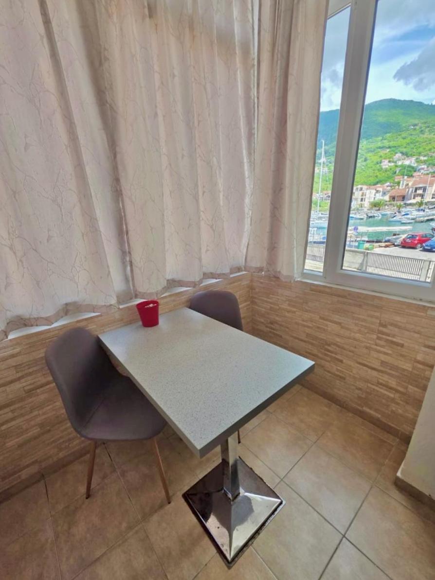 Villa Nela Тиват Екстериор снимка